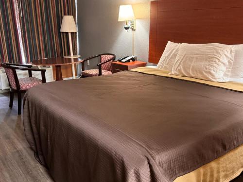 College Inn Spartanburg - photo 26