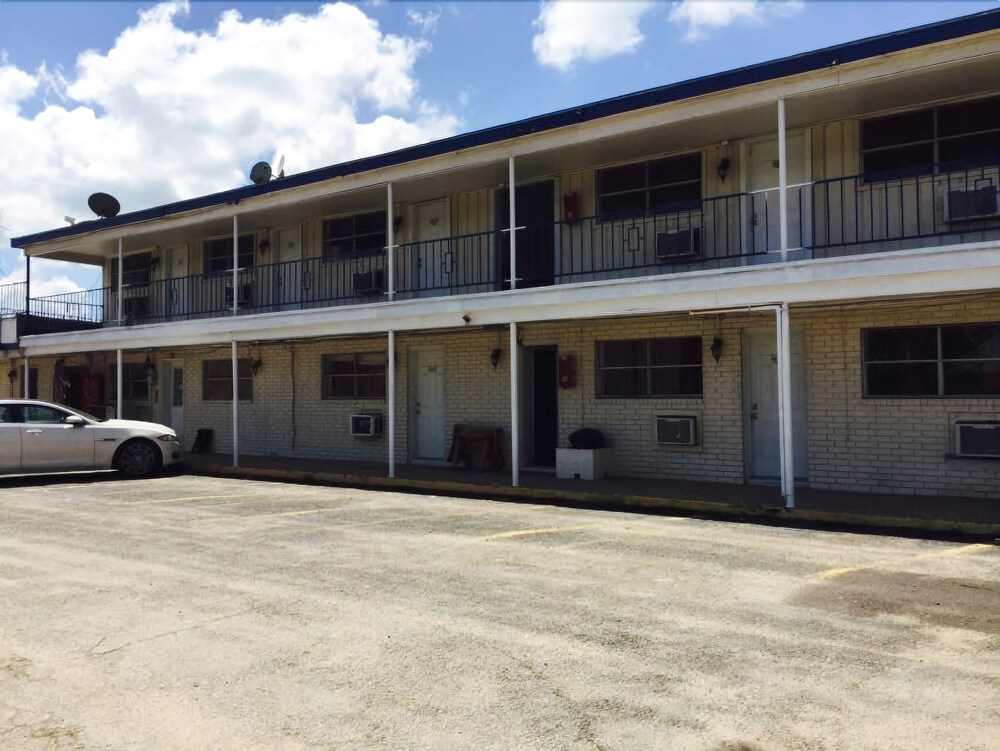 Knights Inn Giddings - photo 16