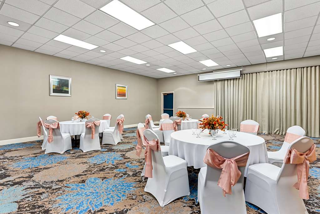 Best Western Cascadia Inn - photo 32