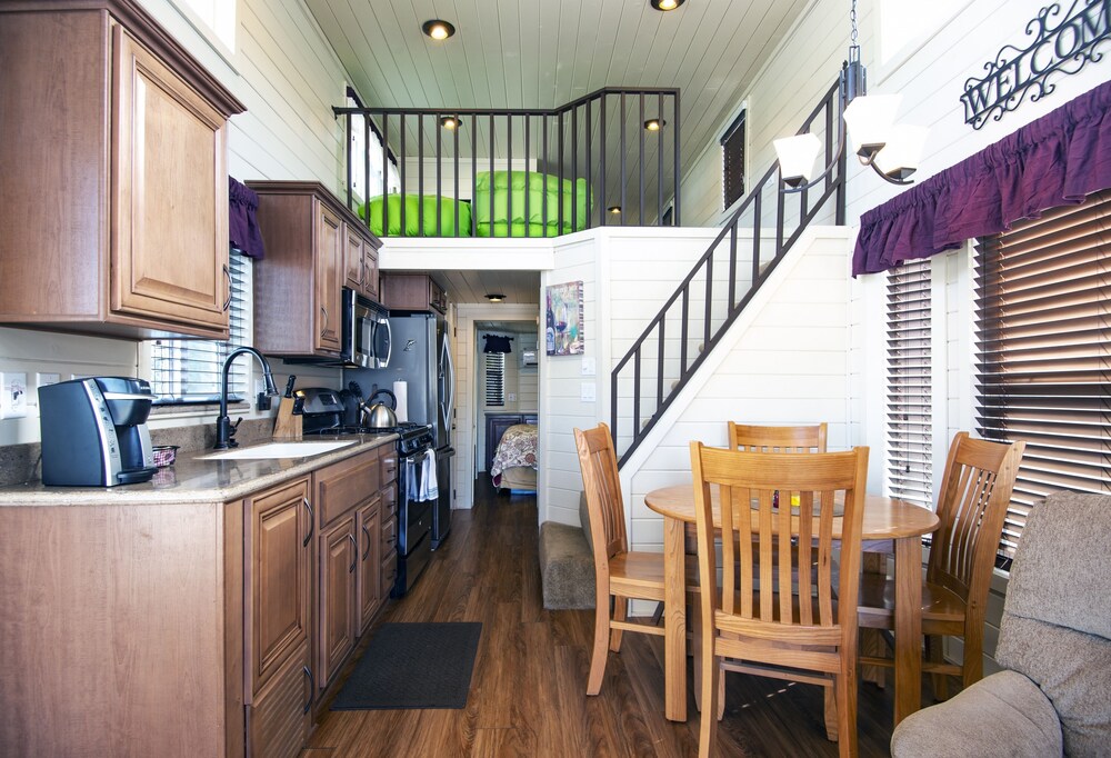 Vines RV Resort - photo 8