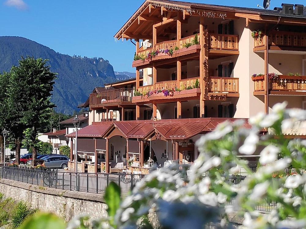Hotel Astoria — hotel in Fiera Di Primiero
