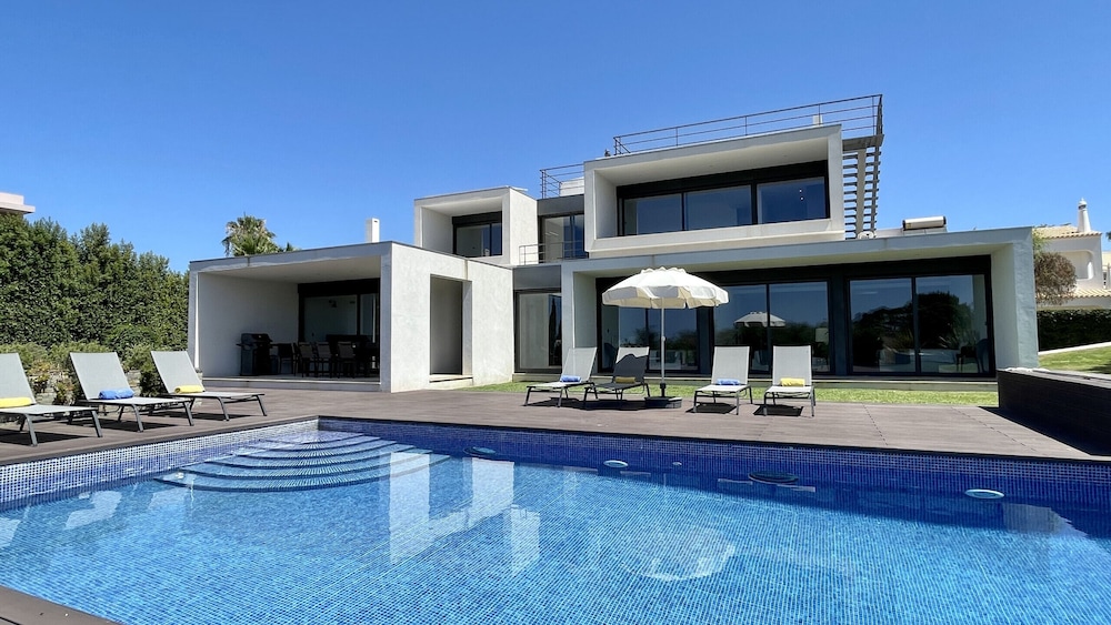 Passion Cip - carbon neutral hotel in Albufeira