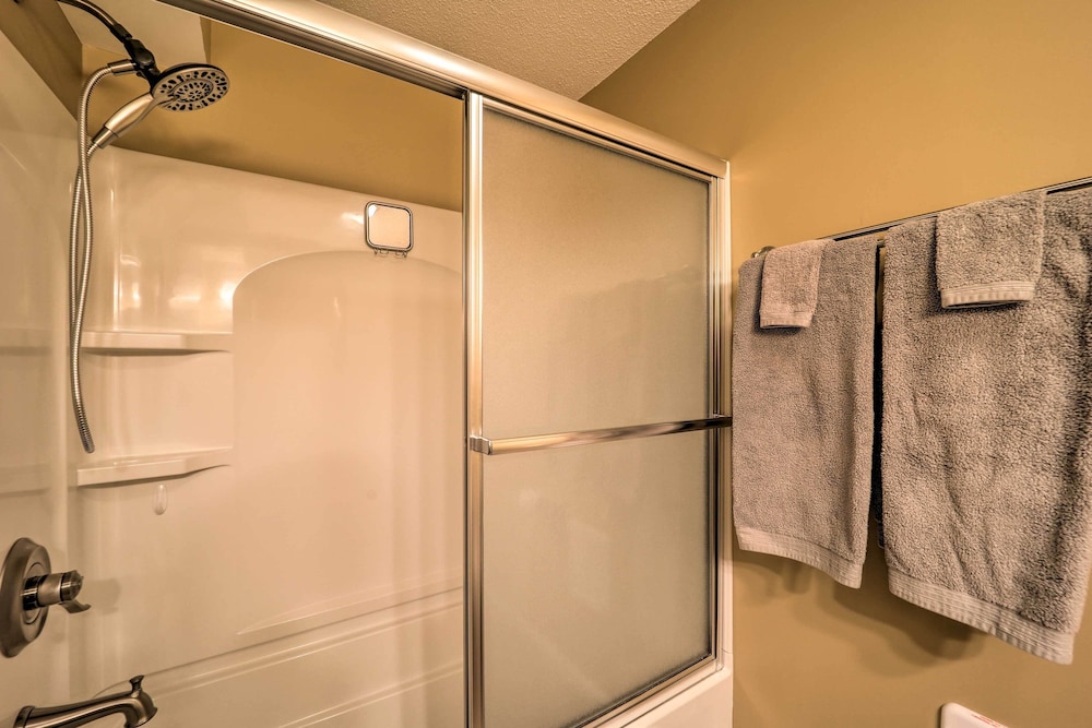 Cozy Condo: Walk to Resort 9 Mi to Sugar Mountain - photo 20