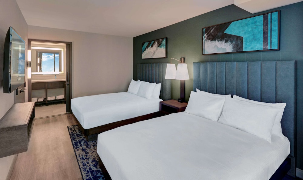 Embassy Suites by Hilton Virginia Beach Oceanfront Resort - photo 18