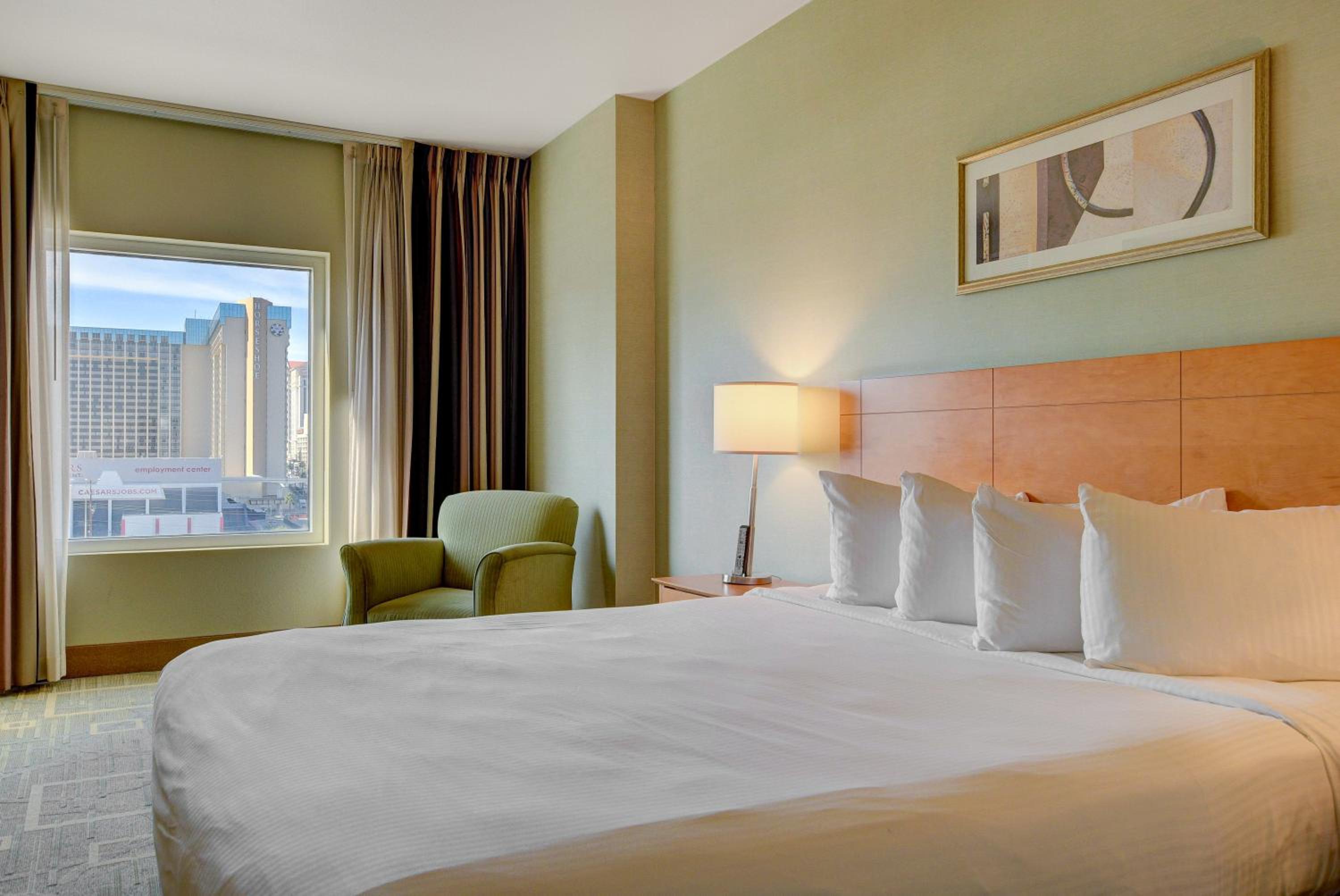 Luxury 1Bd 1Bth Suite At Platinum Hotel Strip View
