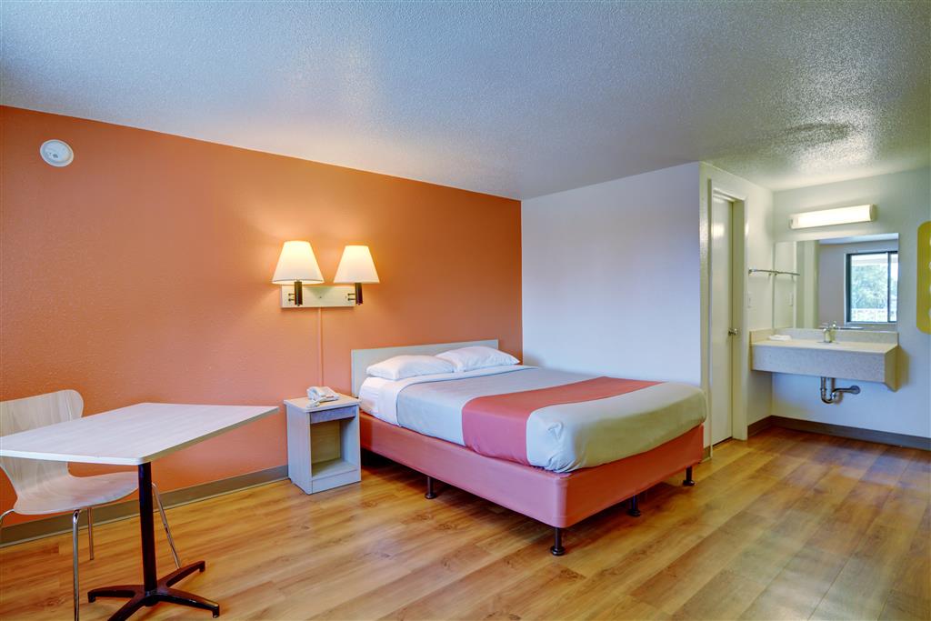 Motel 6 Chicopee MA Springfield - photo 14