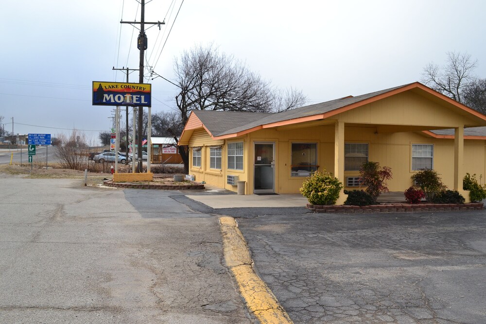 Lake Country Motel - photo 25
