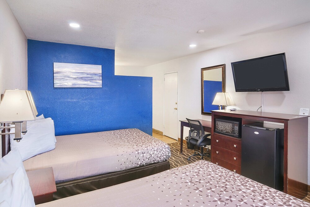 Carlsbad Inn New Mexico - photo 8