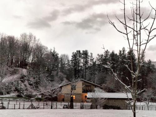 Leku eder - carbon neutral hotel in Areatza