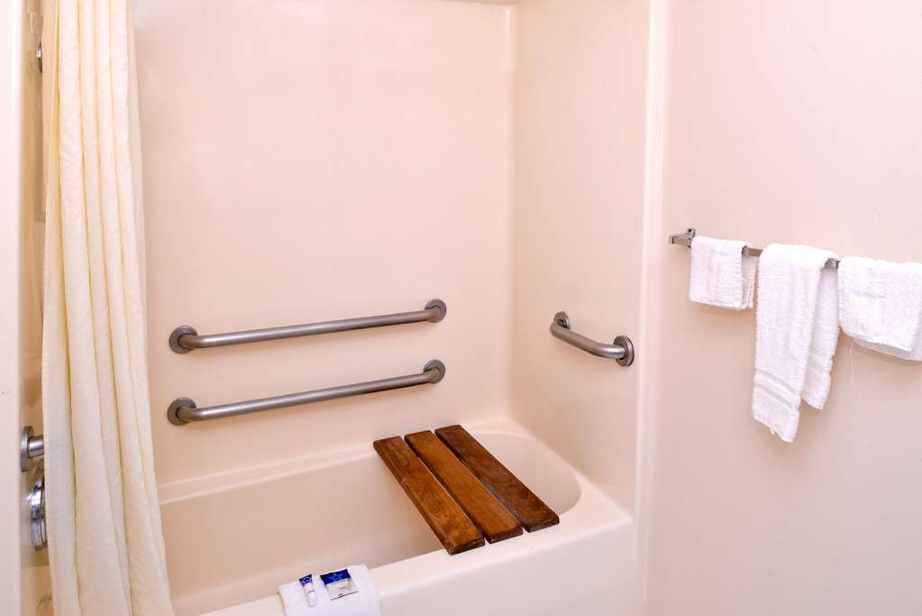 Americas Best Value Inn Sullivan - photo 19