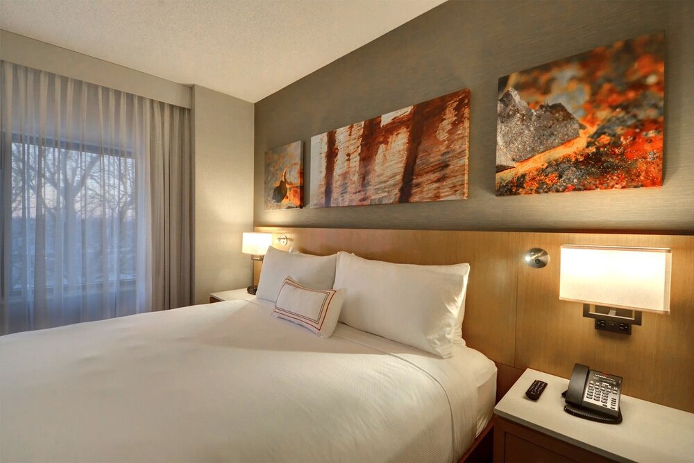 Renaissance Chicago Glenview Suites Hotel - photo 5