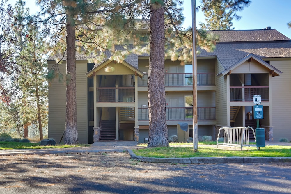 Breathtaking Bend Condo w Resort Amenities in Bend, United States