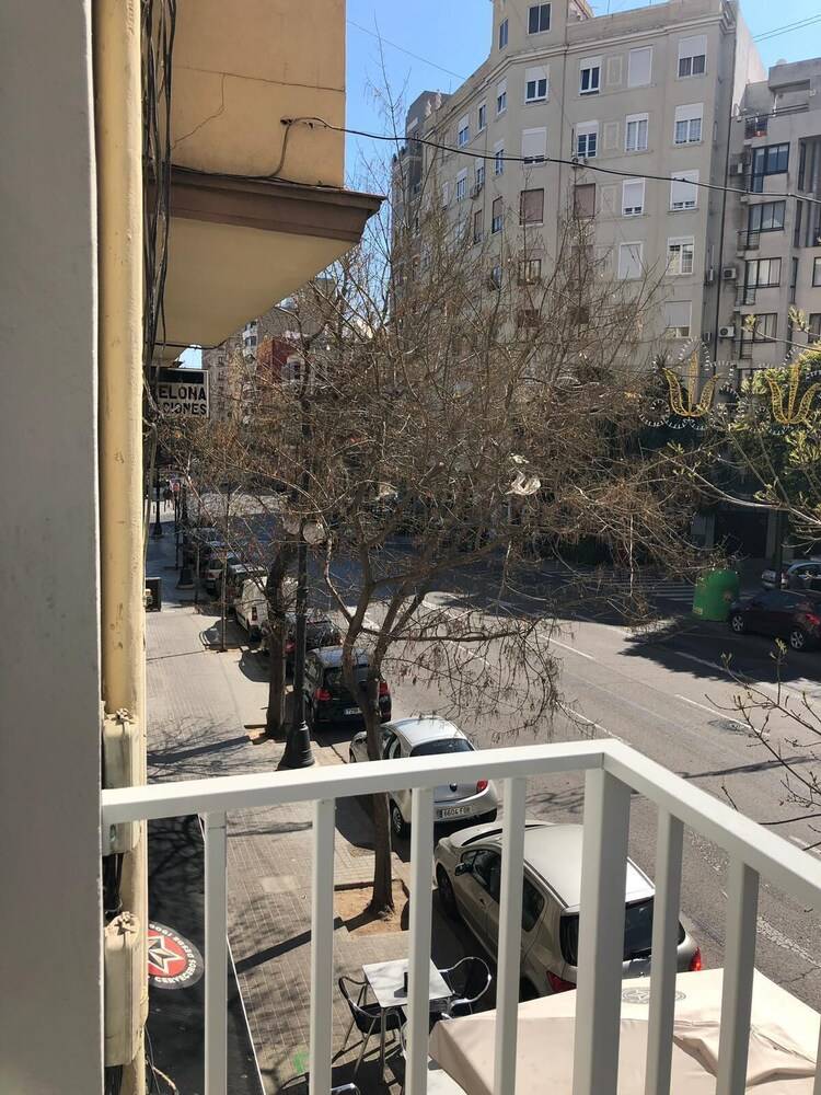 Apartamento Centrico Muy Bien Ubicado — 4-Star Luxury Hotel in Valencia, Spain