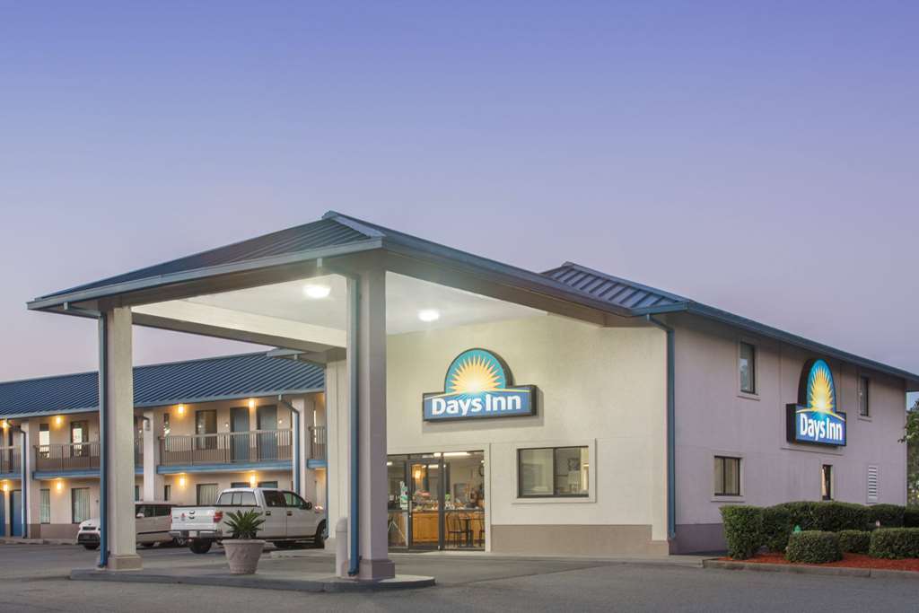 Days Inn by Wyndham Valdosta I 75 - photo 2