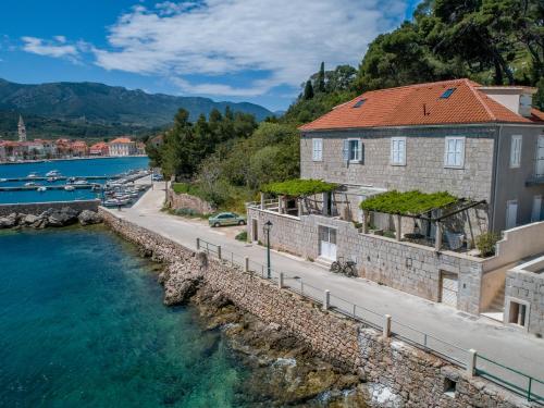 Seafront apartment Marina — 4-Star Luxury Hotel in Jelsa, Croatia