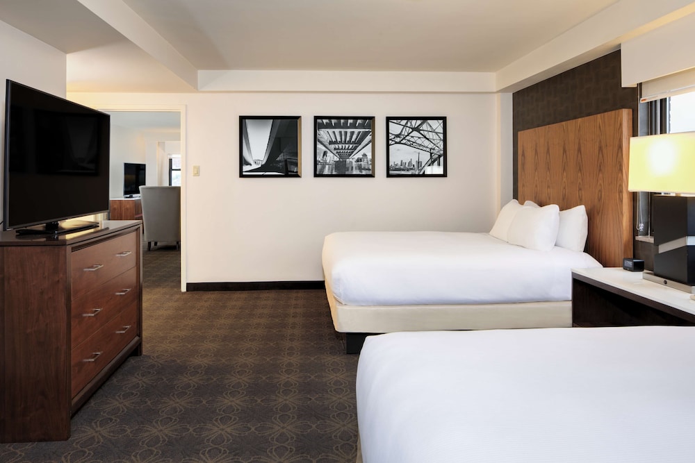DoubleTree by Hilton Hotel & Suites Pittsburgh Downtown - photo 11