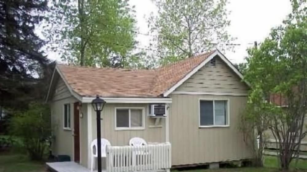 Kennebunk Gallery Motel & Cottages - photo 45
