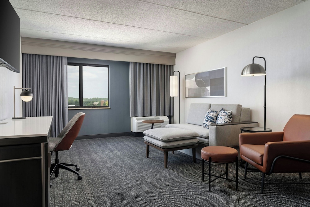 Courtyard by Marriott Cleveland Beachwood - photo 6