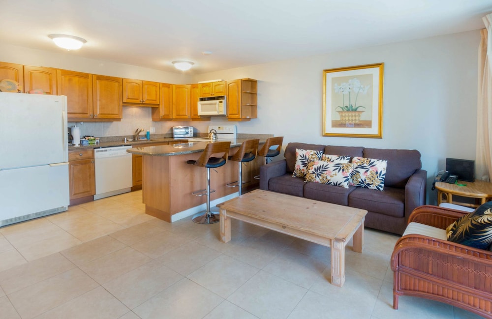Waikiki Banyan Ocean View Tower 1 Suite 1212 Honolulu - photo 13
