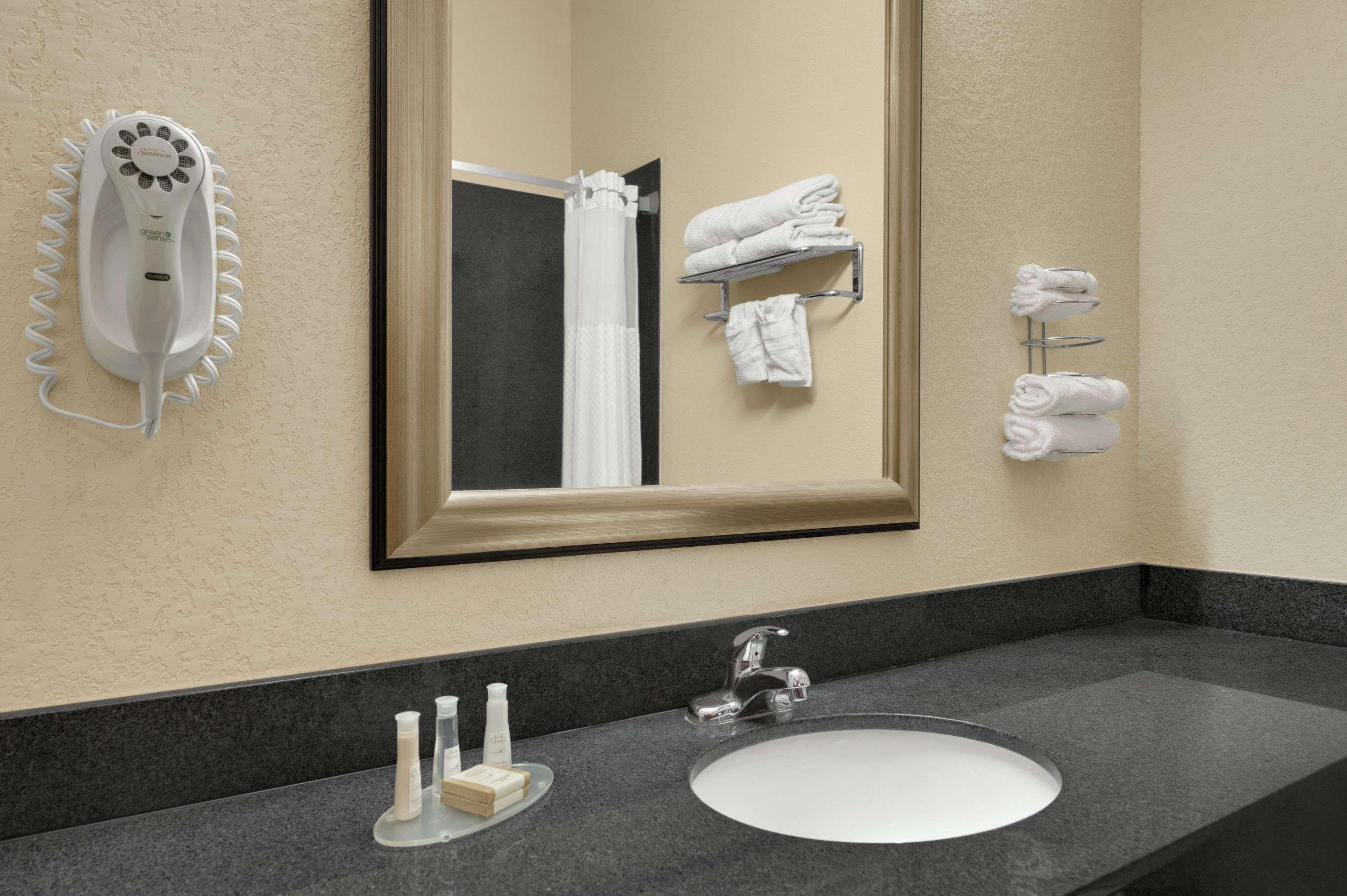Baymont by Wyndham Marrero - photo 20