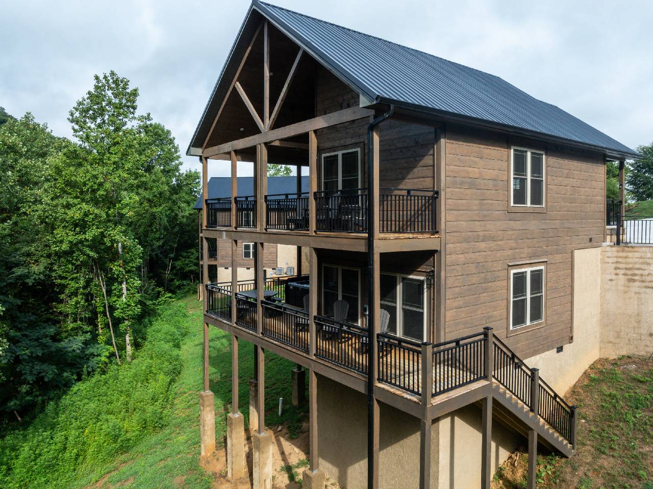 Bearly Breezin - carbon neutral hotel in Sevierville