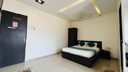 Farmhouse Residency