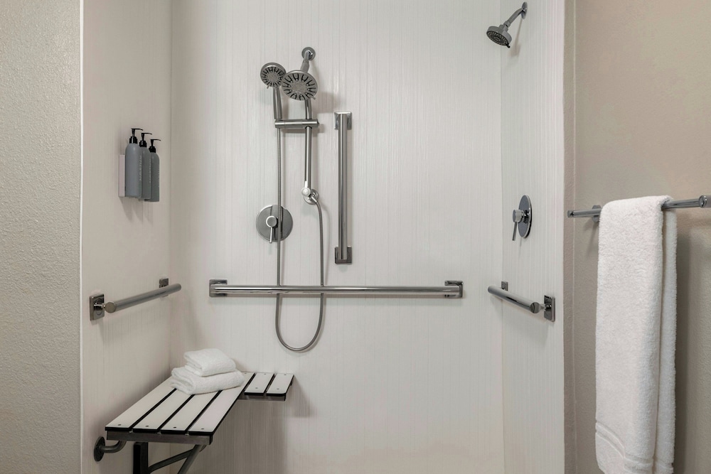 Courtyard by Marriott Atlanta Northlake - photo 22