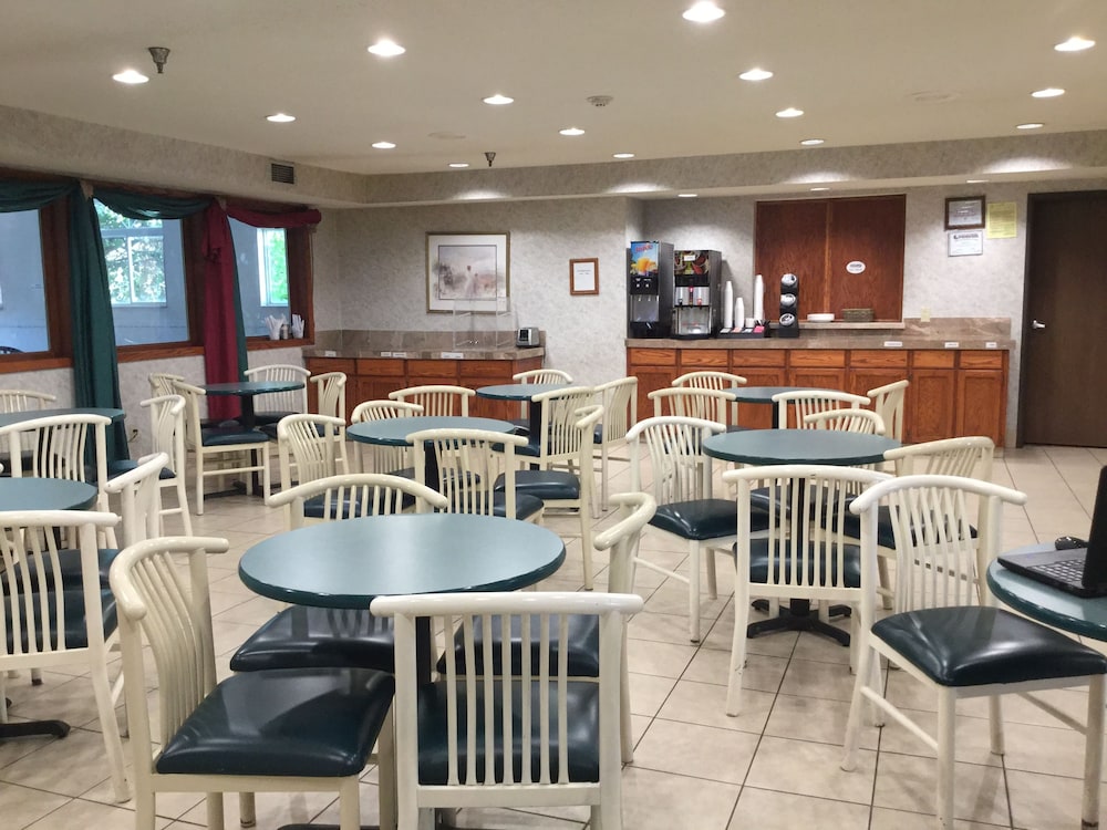 Americas Best Value Inn & Suites St. Louis St. Charles Inn - photo 28