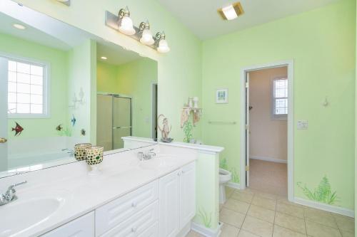 A Bit O'Heaven by Oak Island Accommodations - photo 14