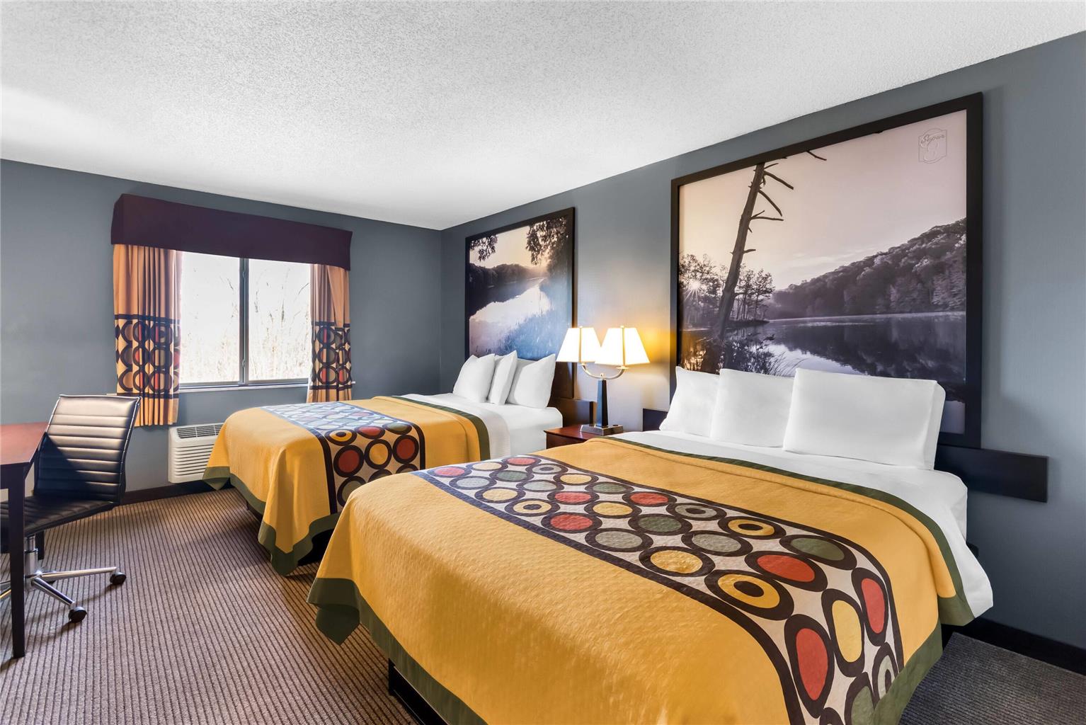 Super 8 by Wyndham Bloomington University Area - photo 14