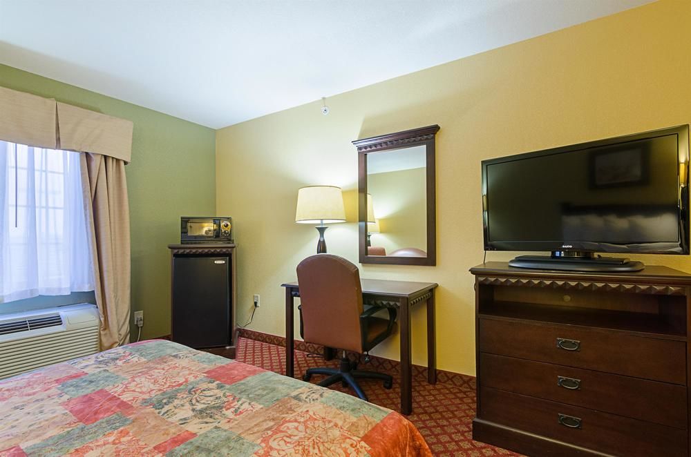 Motel 6 Park City KS - photo 28