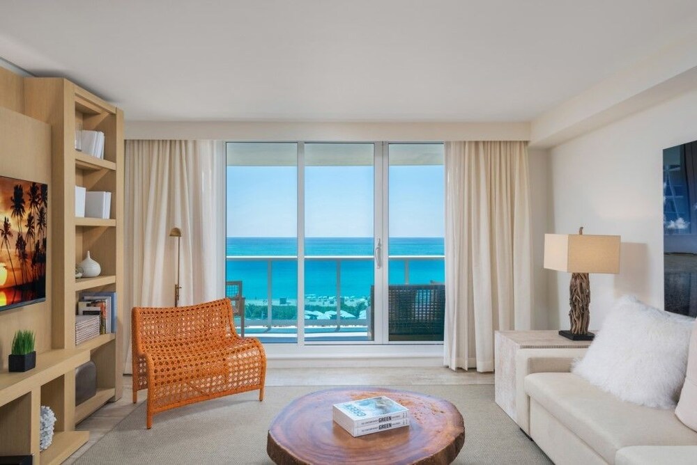 5 Star Hotel 1 1 Direct Ocean Unit 944 1 Bedroom Condo - photo 12