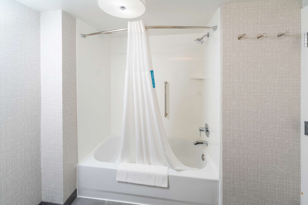 Hampton Inn Swedesboro Philadelphia - photo 27