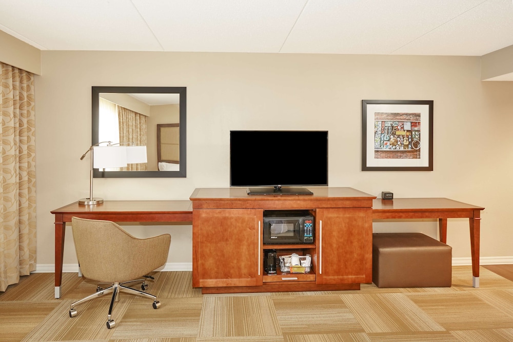 Hampton Inn Lafayette - photo 12