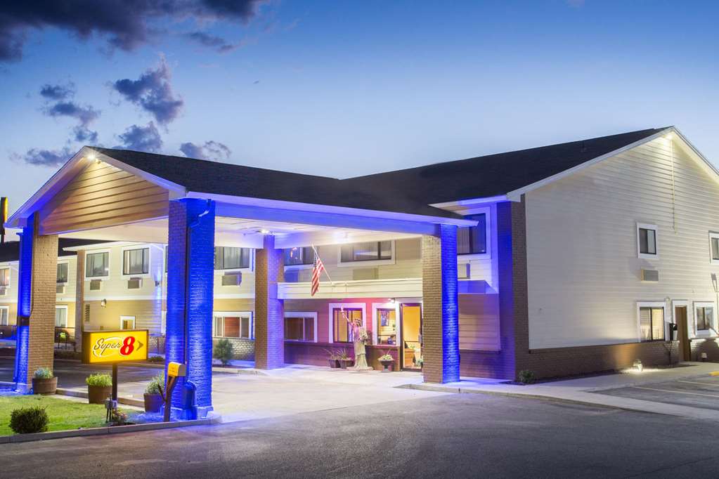 Super 8 by Wyndham Baker City - photo 2