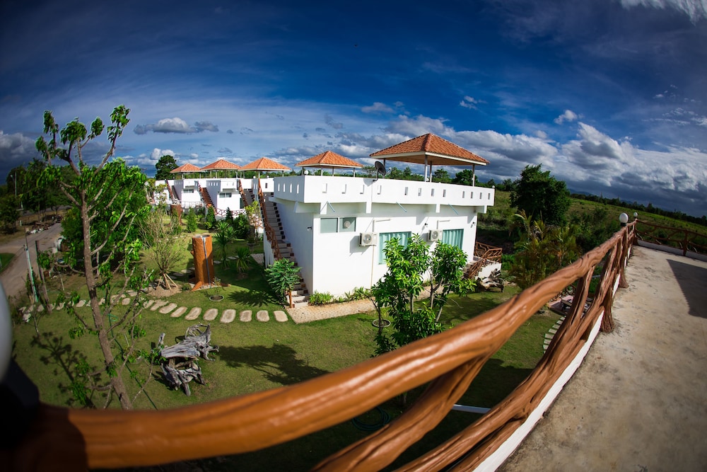 Suanmaihom Resort — Suan Phueng