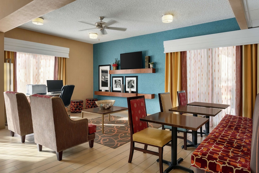 Hampton Inn Phoenix Chandler - photo 3
