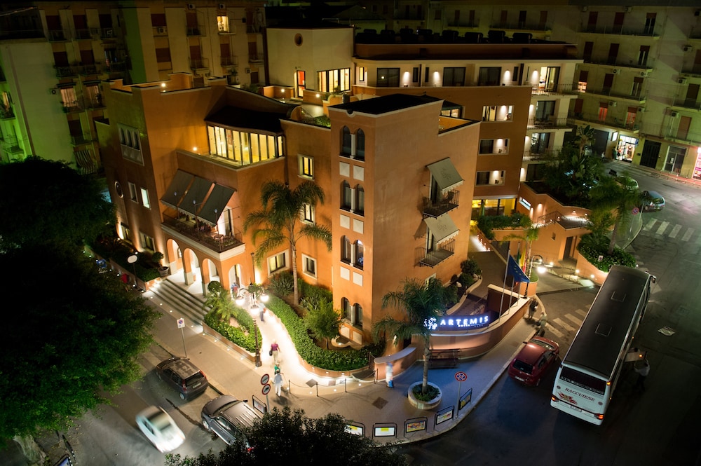 Artemis Hotel — Cefalu