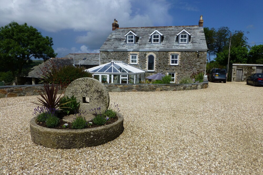 Treveighan Farmhouse — 4-Star Luxury Hotel in Bodmin, United Kingdom
