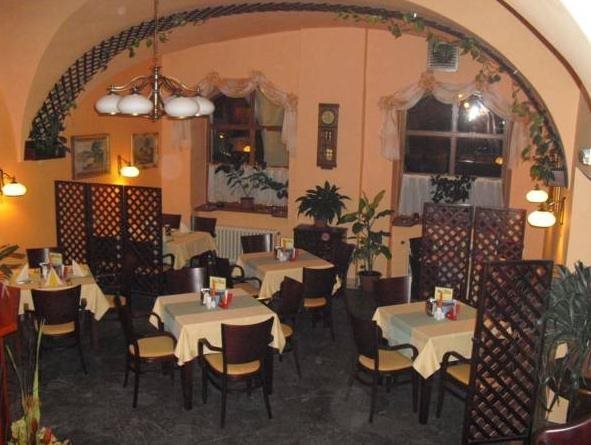 Mestsky Hotel Dorinka — hotel in Hostinne