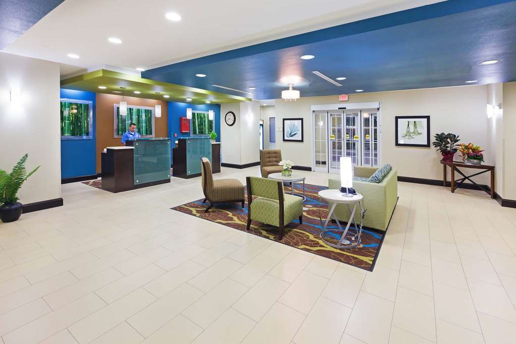 La Quinta Inn Suites Floresville - photo 7