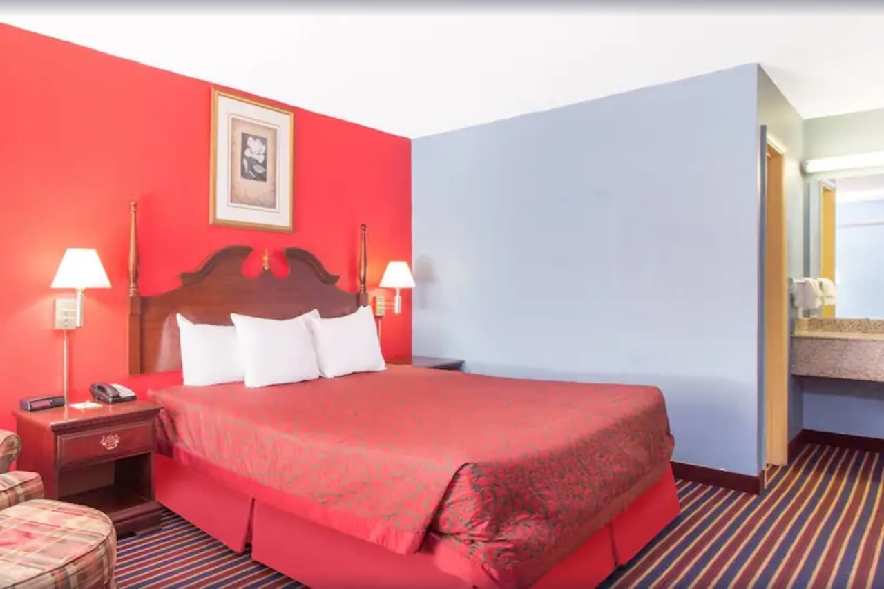 Days Inn by Wyndham Albany - photo 3