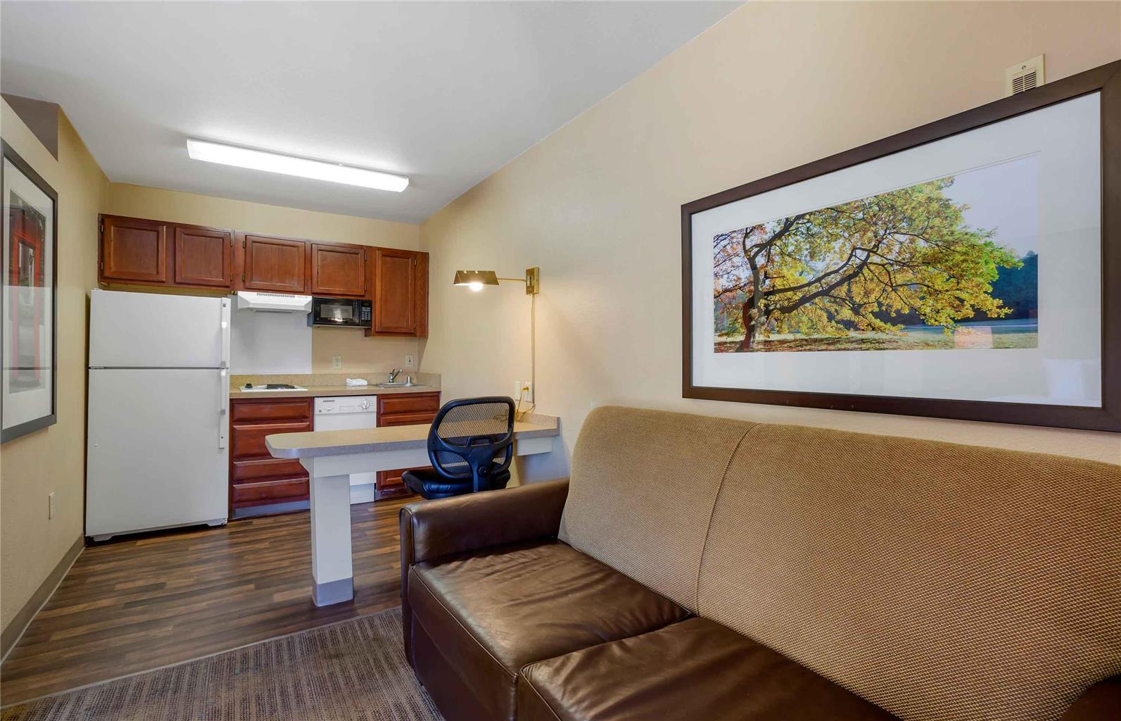 Extended Stay America Select Suites Phoenix Airport E Oak St - photo 12