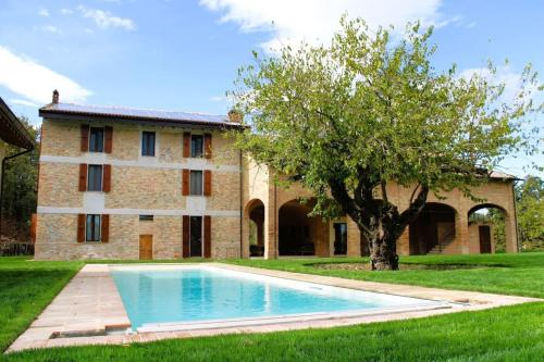 Villa Finetta Tabiano Castello Country Villas — 4-Star Luxury Hotel in Salsomaggiore Terme, Italy