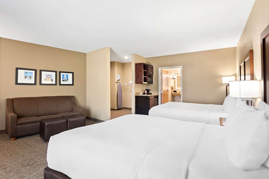 Comfort Suites Gulfport Central - photo 18