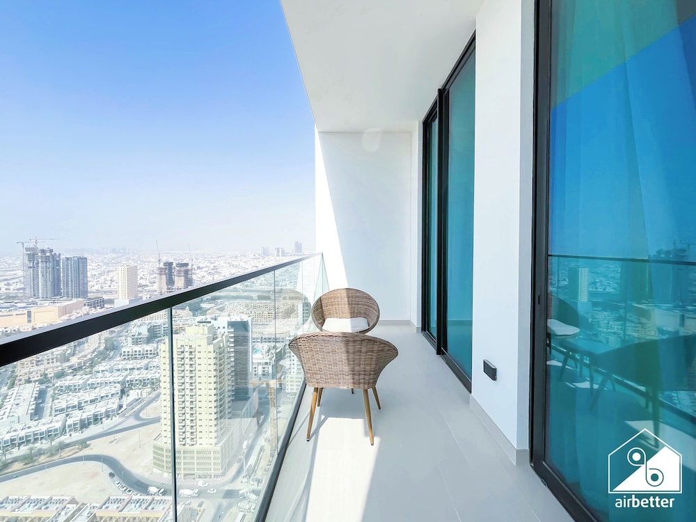 Soft Modernity 1br Haven With Parking Gym & Pool — 4-Star Luxury Hotel in Dubai, United Arab Emirates