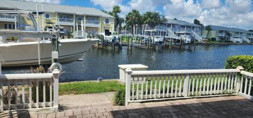 Coquina Key 5215B in St. Petersburg, United States