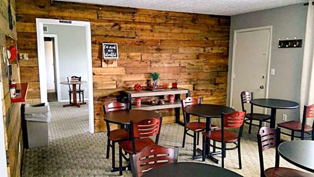 Sunrise Inn Williamstown - photo 25