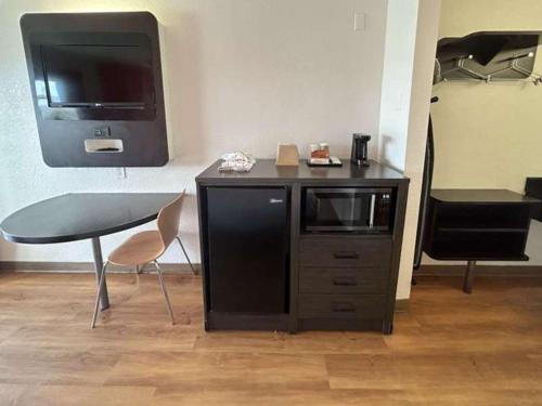 Studio 6 Suites Riverside CA South - photo 6