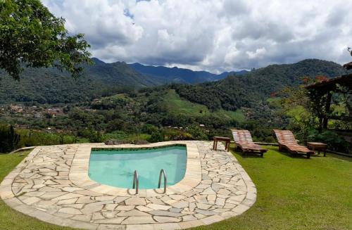Casa Alpina com vista panoramica de Lumiar — 4-Star Luxury Hotel in Nova Friburgo, Brasil